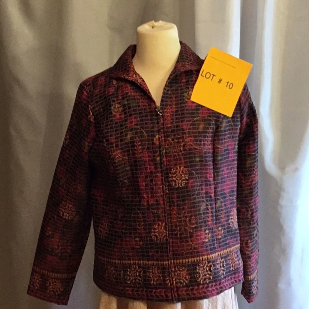 CHRISTOPHER  & BANKS  zip front jacket in small